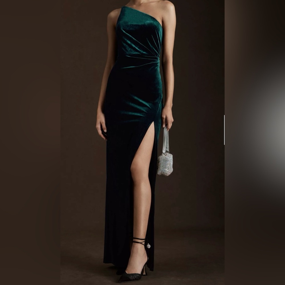 JENNY YOO GIAVONNA ONE-SHOULDER VELVET GOWN
